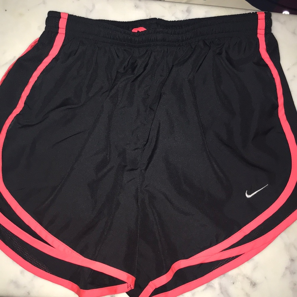 Nike dri-fit shorts (S)